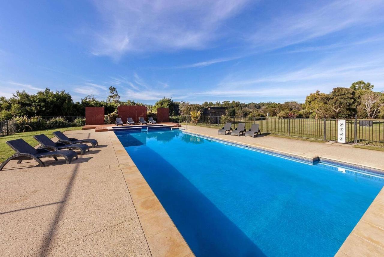 Isla Villa, Cowes, Phillip Island. * Cowes
